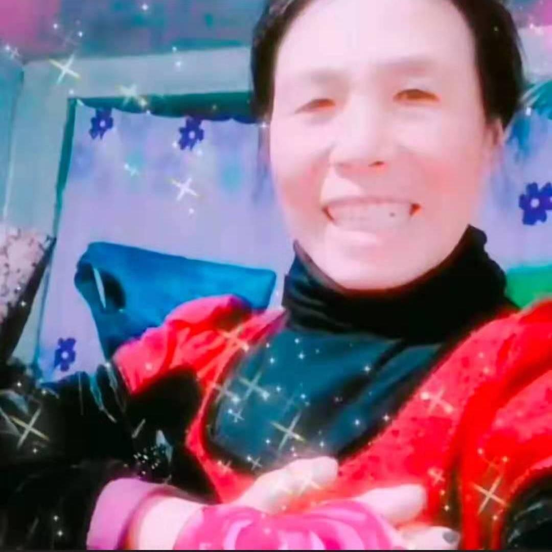 开心😁朱阿姨