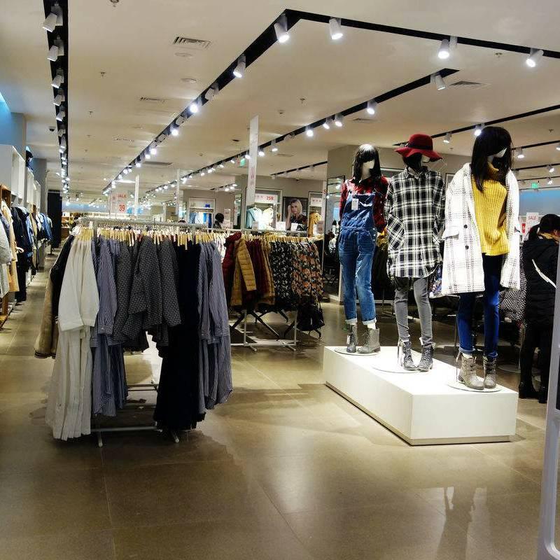 乐哥轻奢品牌服饰