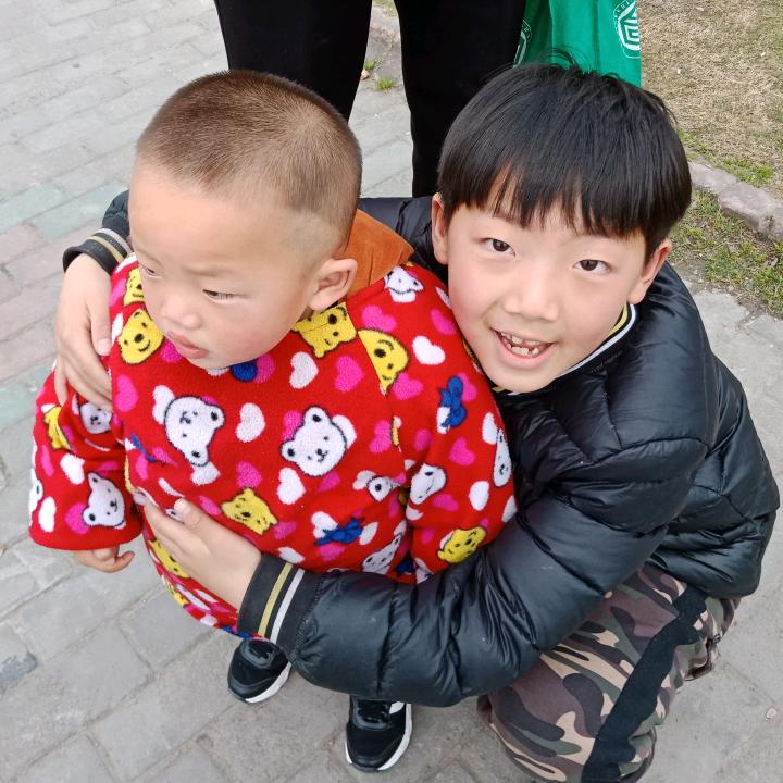 两兄弟