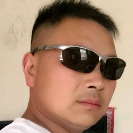 帅哥一枚