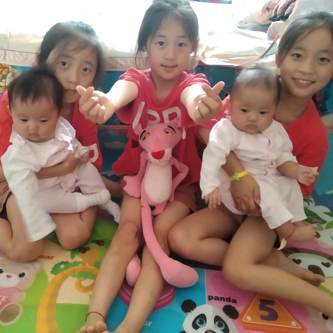 （三胞胎+双胞胎）妈妈