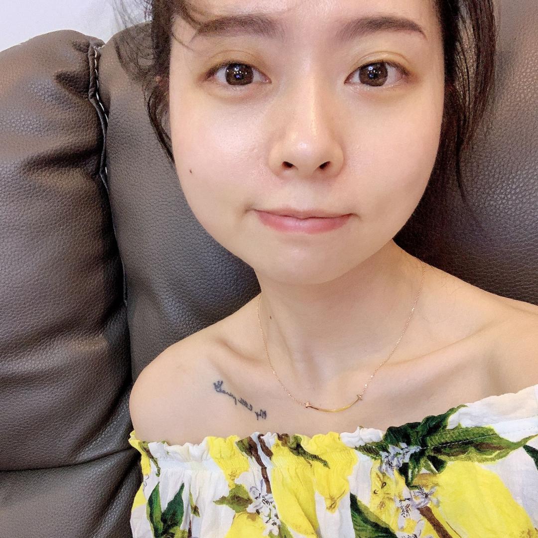 佳佳佳子