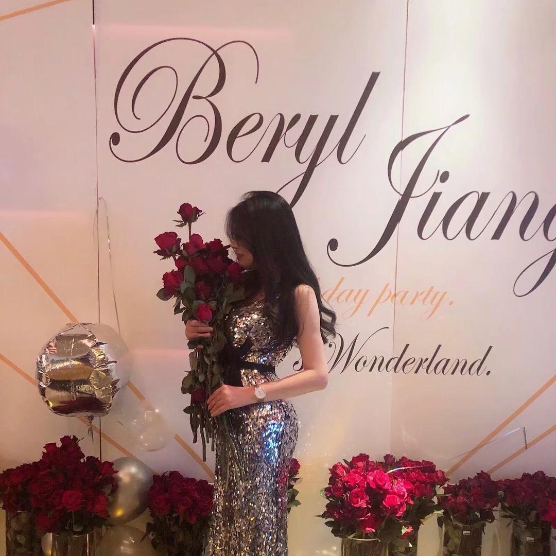 李佳