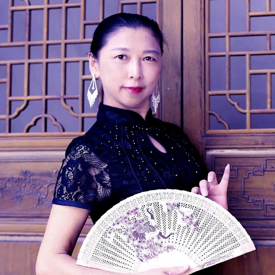 芳儿《芳馨形体舞》