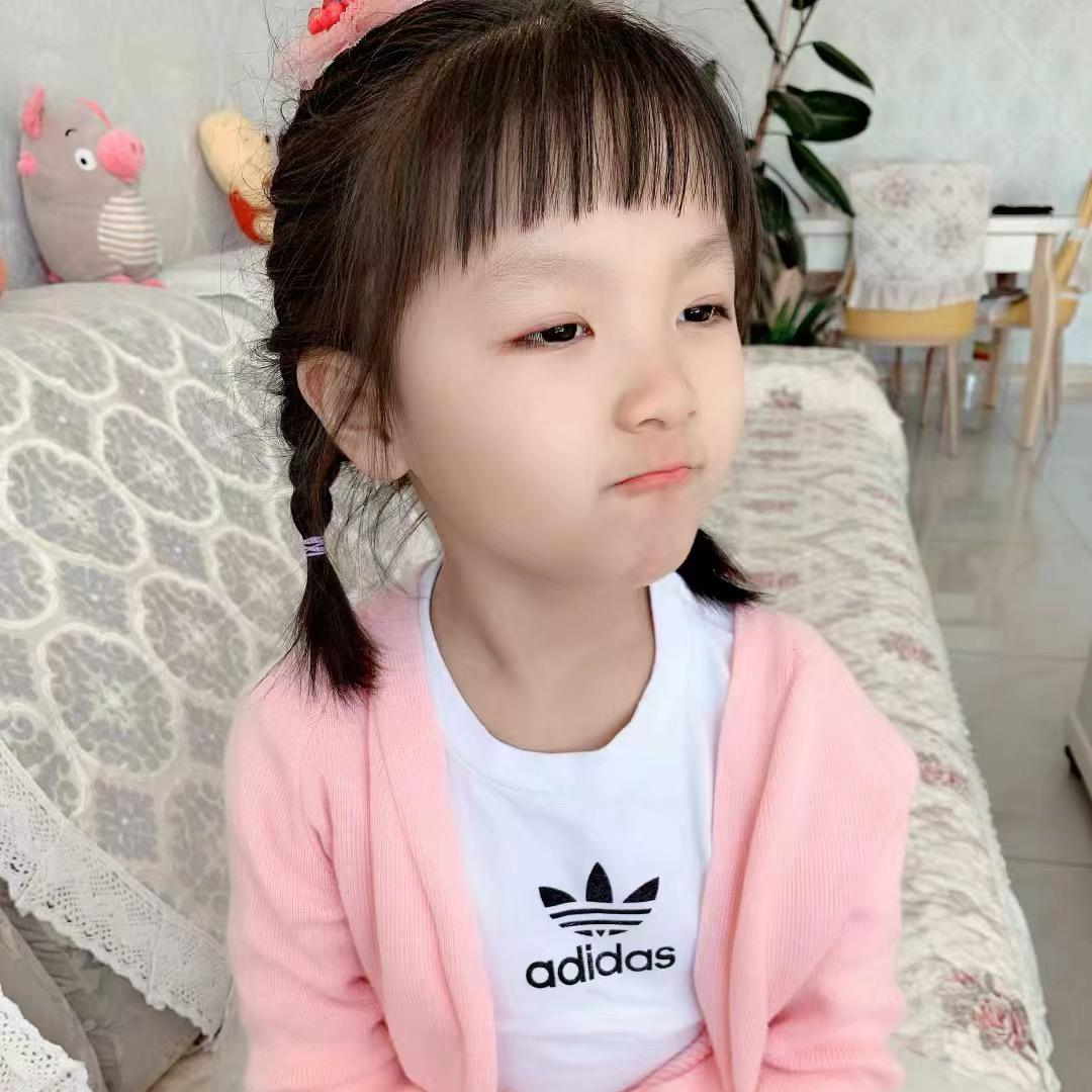 爱表演的小婉沂（婉沂一家日常）