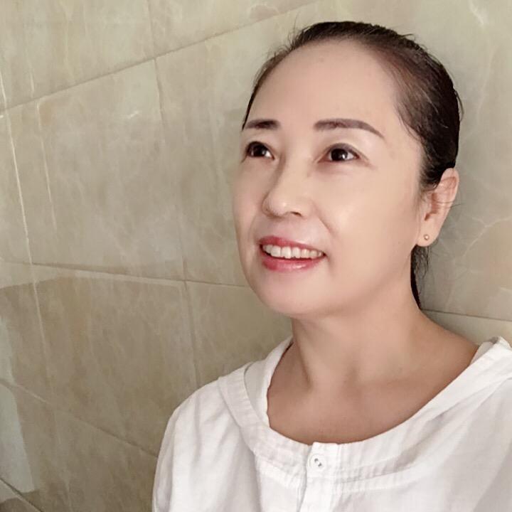 单飞的燕子