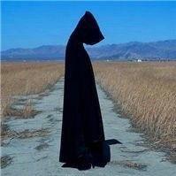 神秘人讲故事。