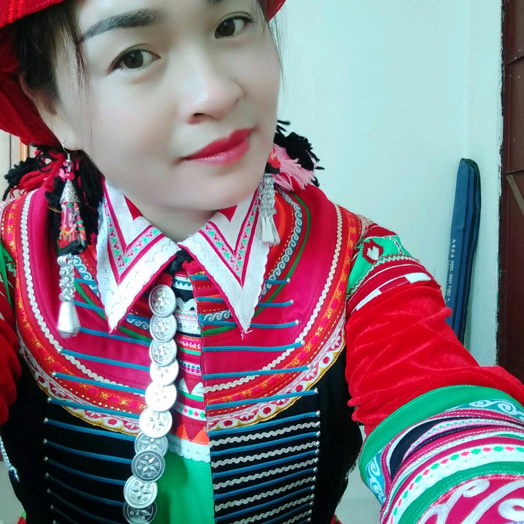 彝族姑娘