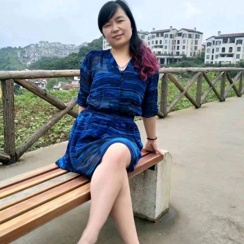 裕东建材磁砖批发中心杨小凤
