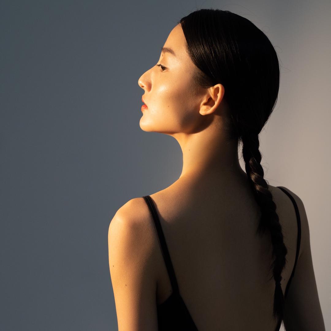 英子「芸上舞蹈」
