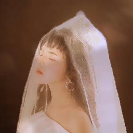 大脸微妞儿