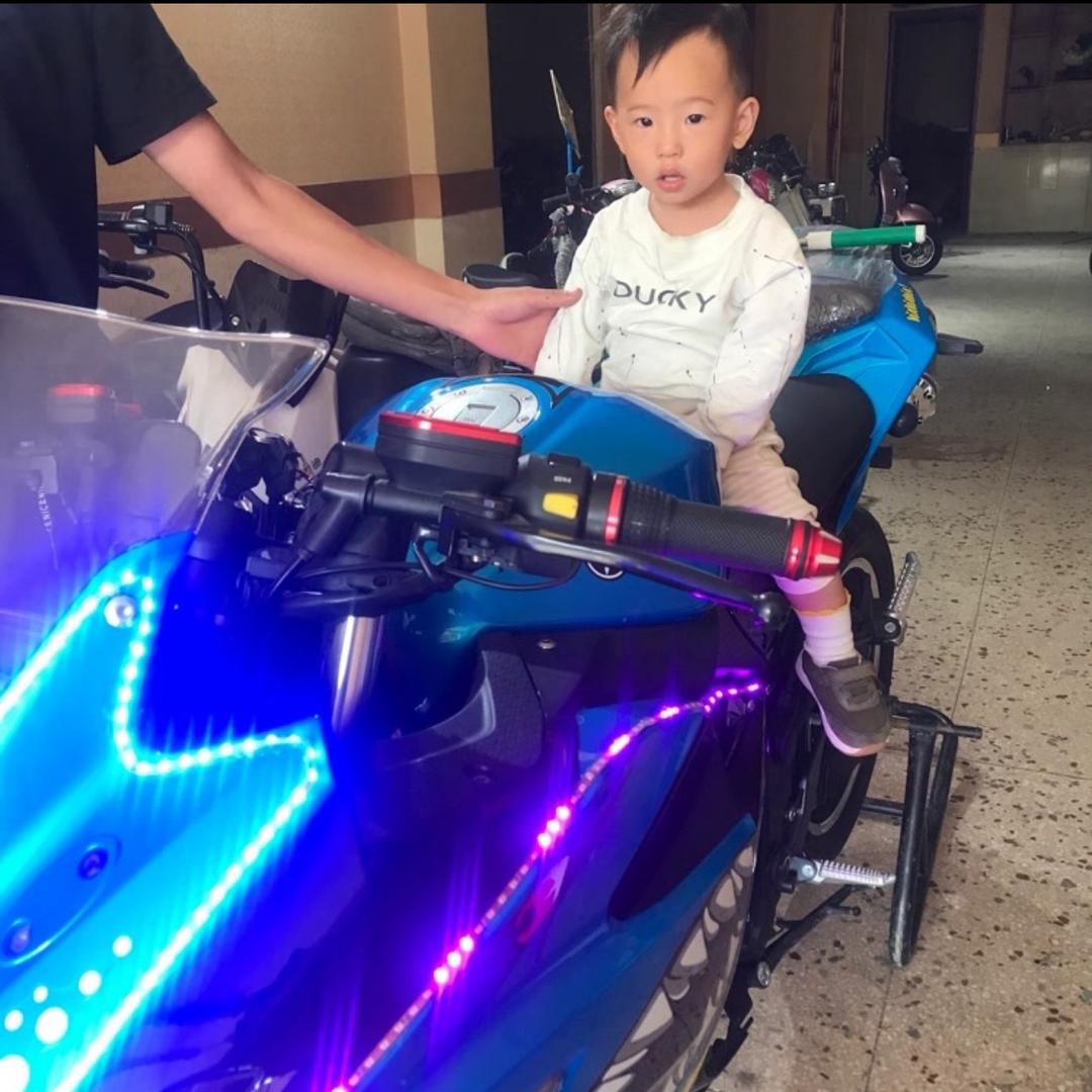 顺彩酷车董先生开封九号电动车