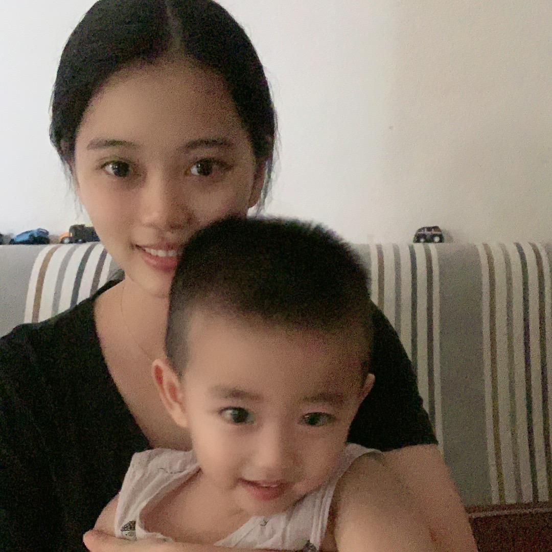 小曼🌼👩‍👧‍👦