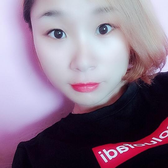 崇阳县房产房小妹简地房产中介店