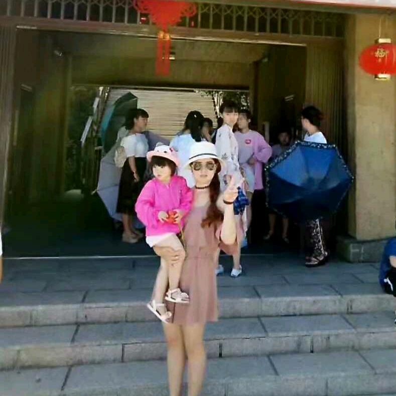 丽丽