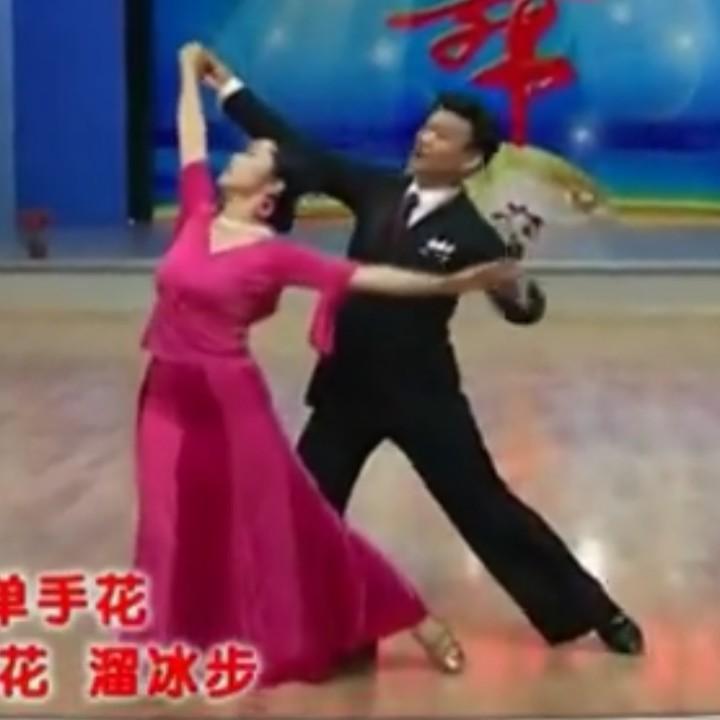 云随风动