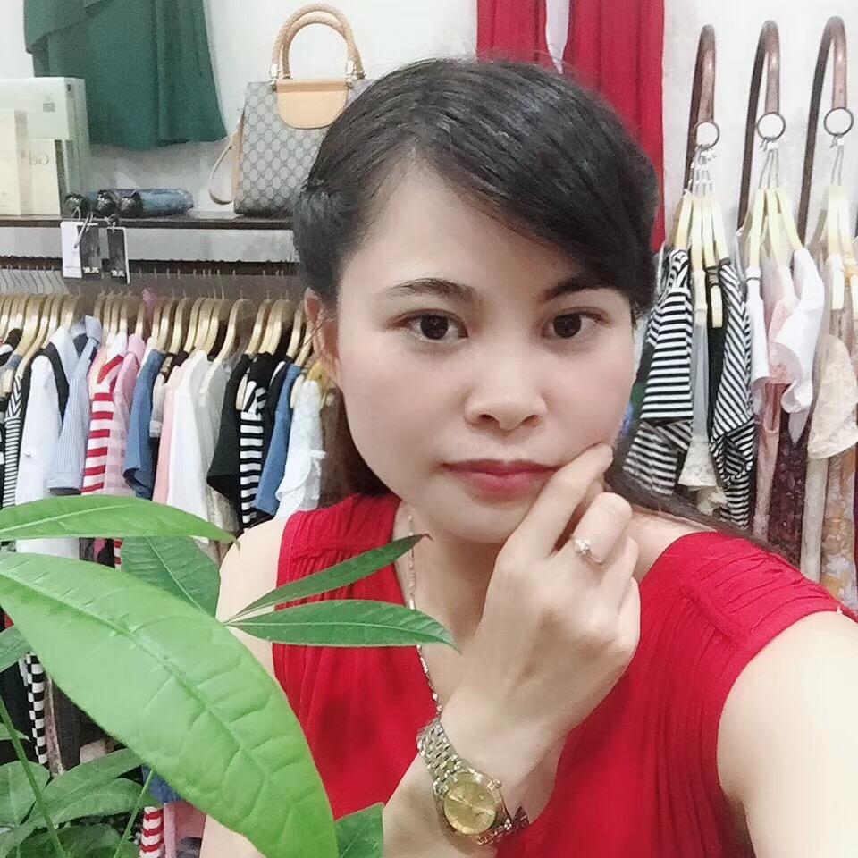 小金豆服饰店！那人。  一    下＂0