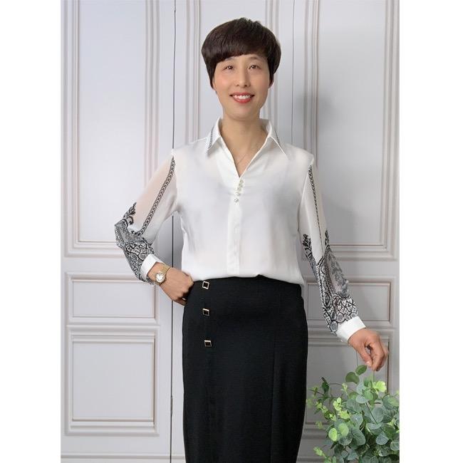衣简秀服饰商行