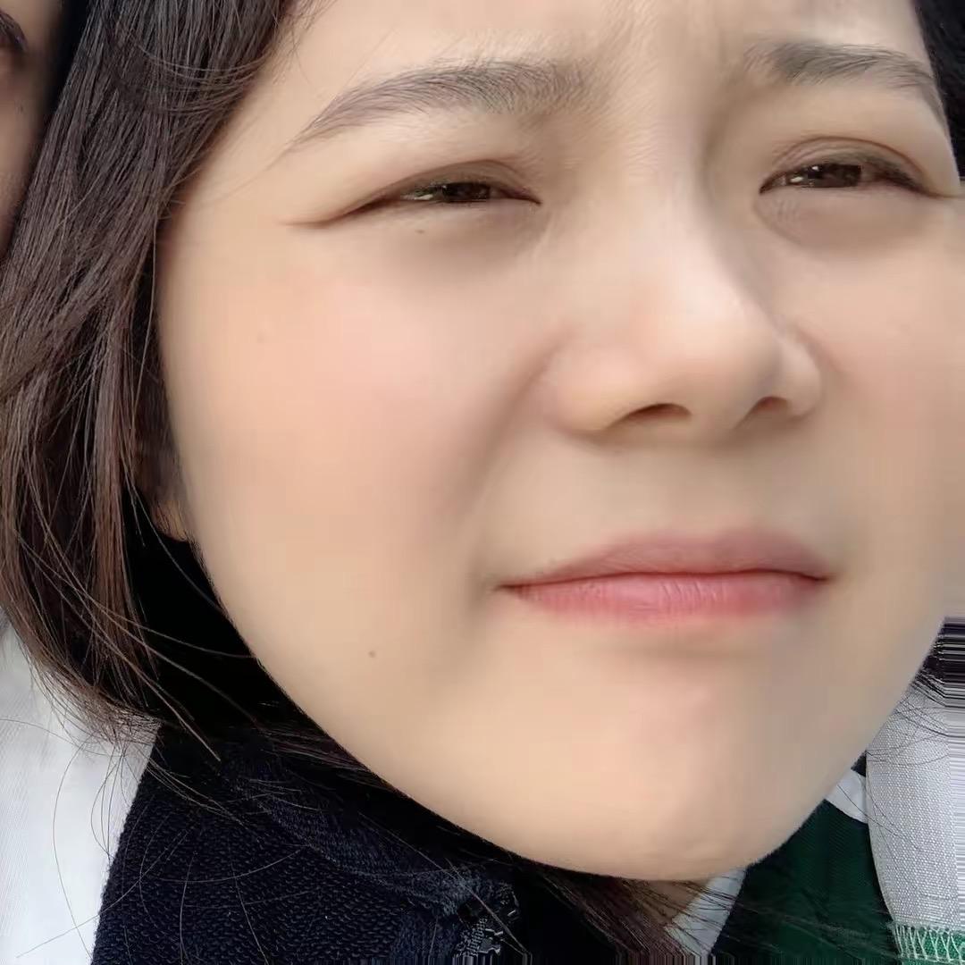 上官滢的小店