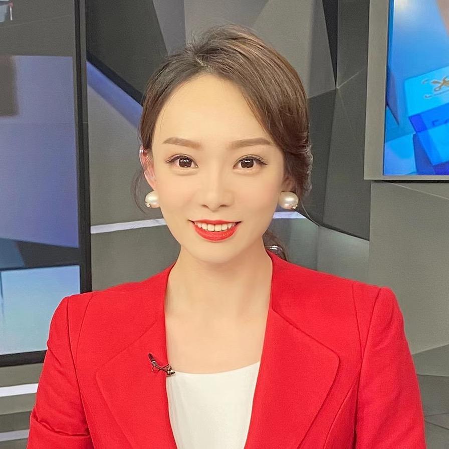 第一财经主持人李婷