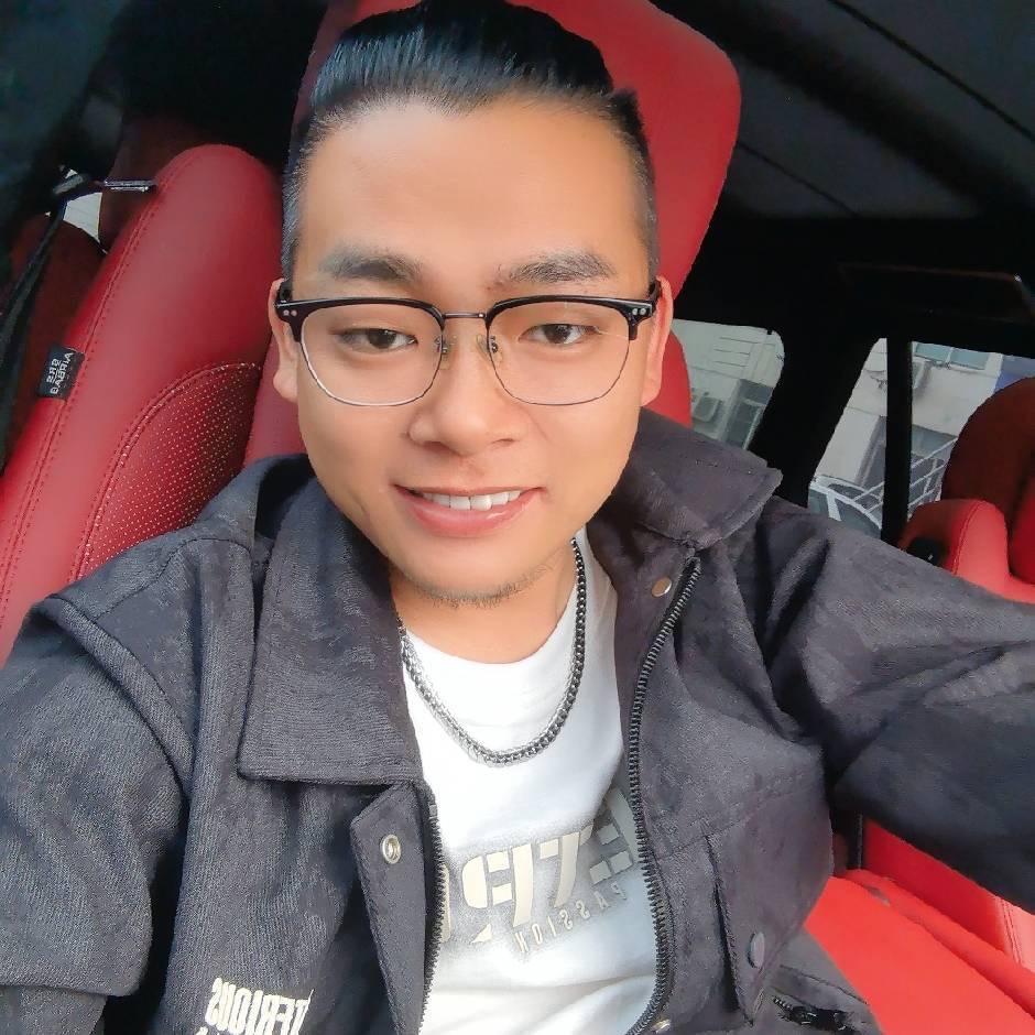 成都鑫皇坦克二手车（建娃.）