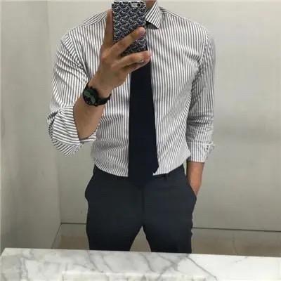 深蓝色