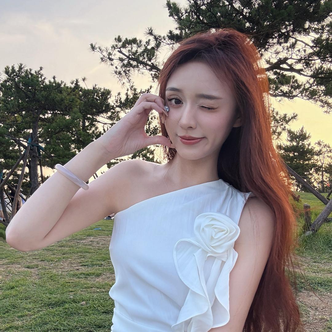 月月服饰.
