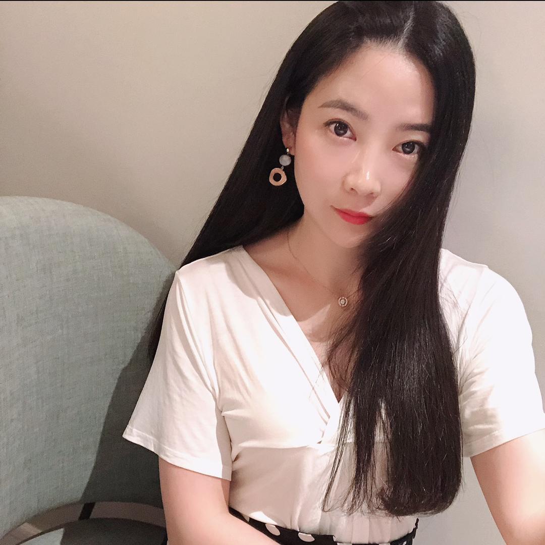 @珊珊（ 橱窗营业中 ）