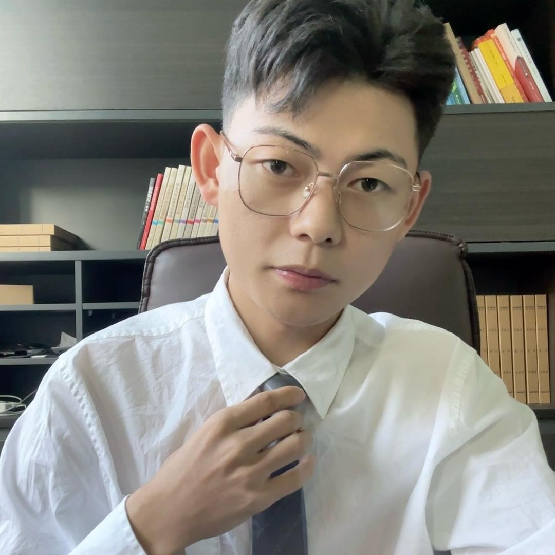 律巨仁.