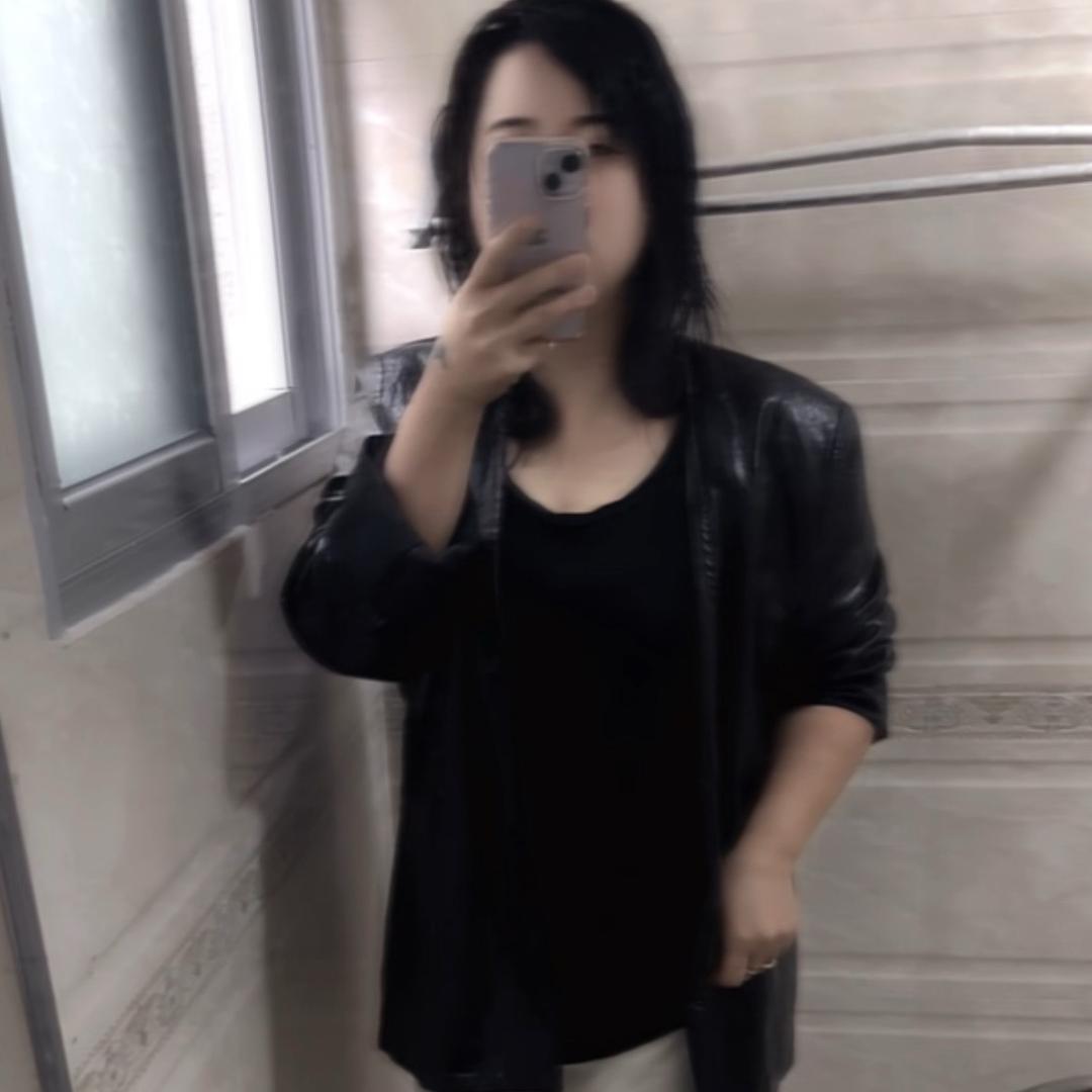 💋危 笑？