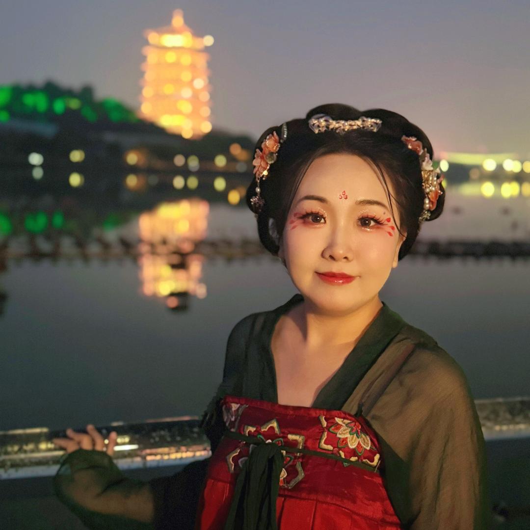 莹莹超爱吃