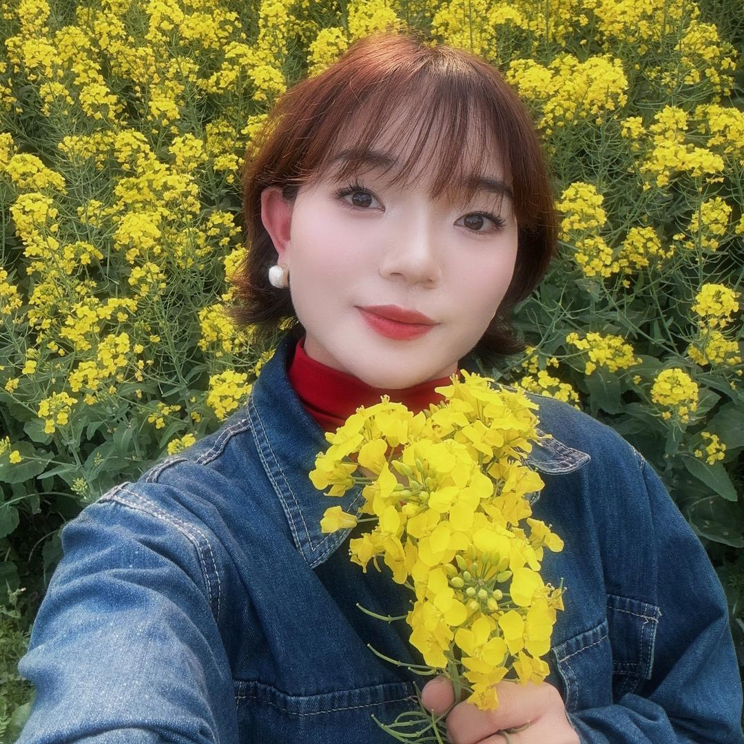 曲靖毛毛姐《橱窗营业中》