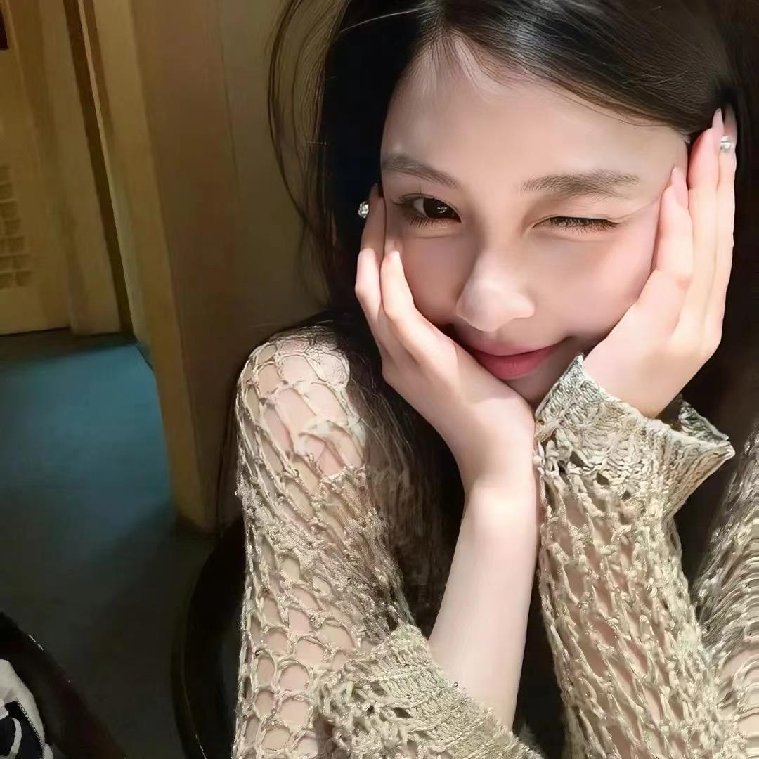 晚芊的小跟班