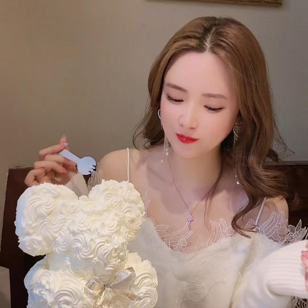 爱吃的傻哈哈