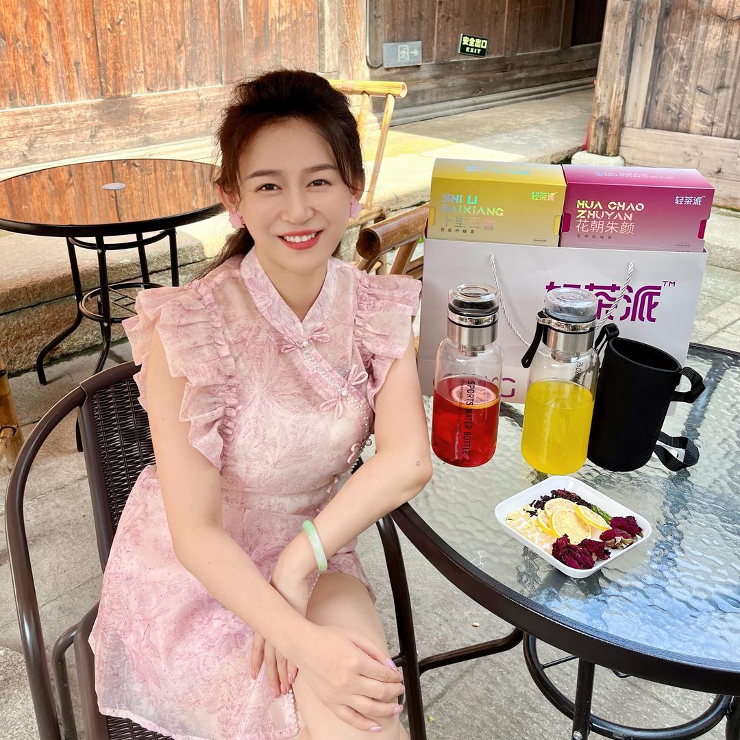 小雷茶仓（本人）