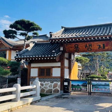 千山风景区涌泉池韩园