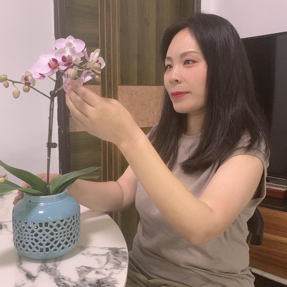 张姐爱养花