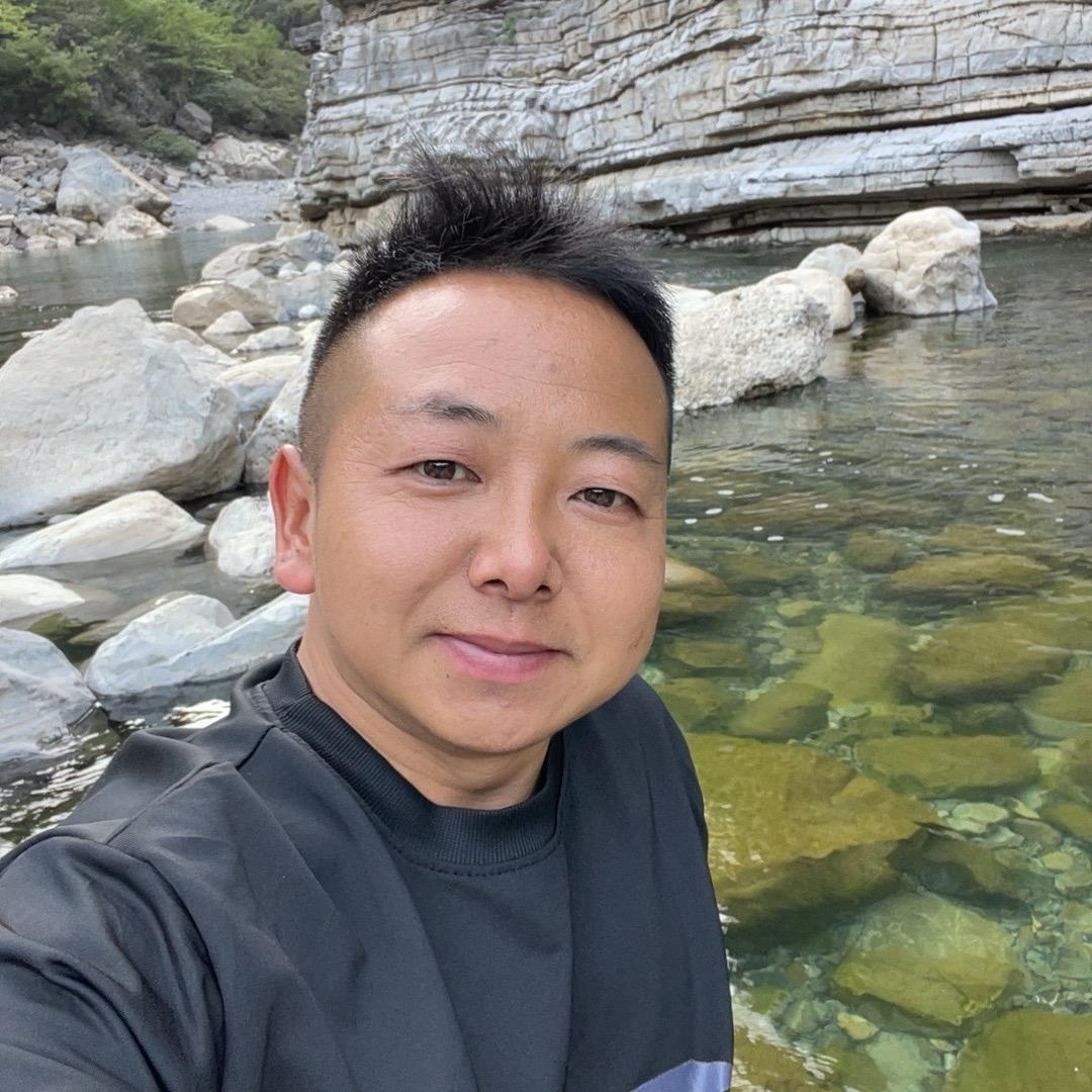 旅游推荐官朱朱