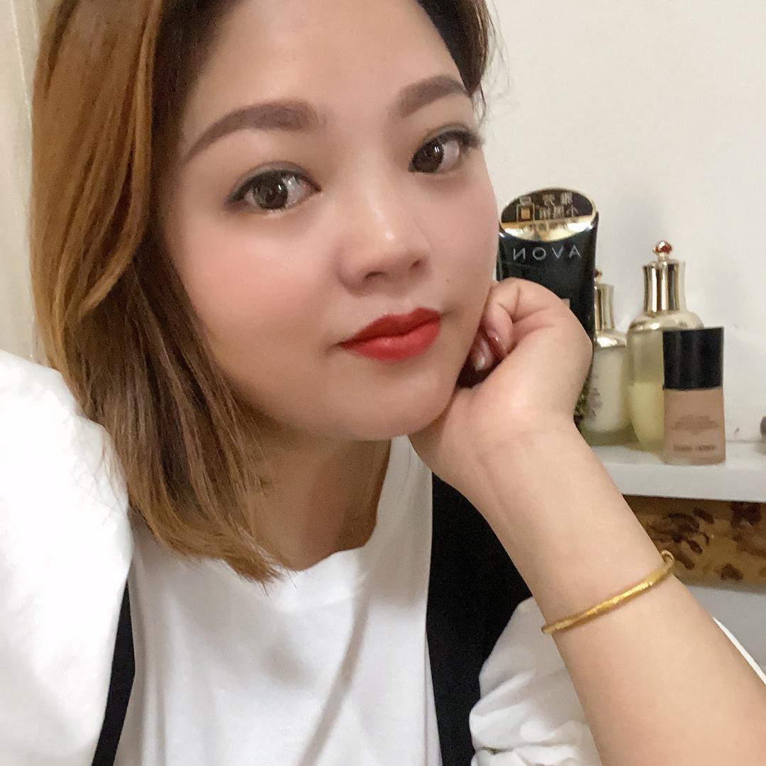 放肆的微笑扯痛了嘴角💋