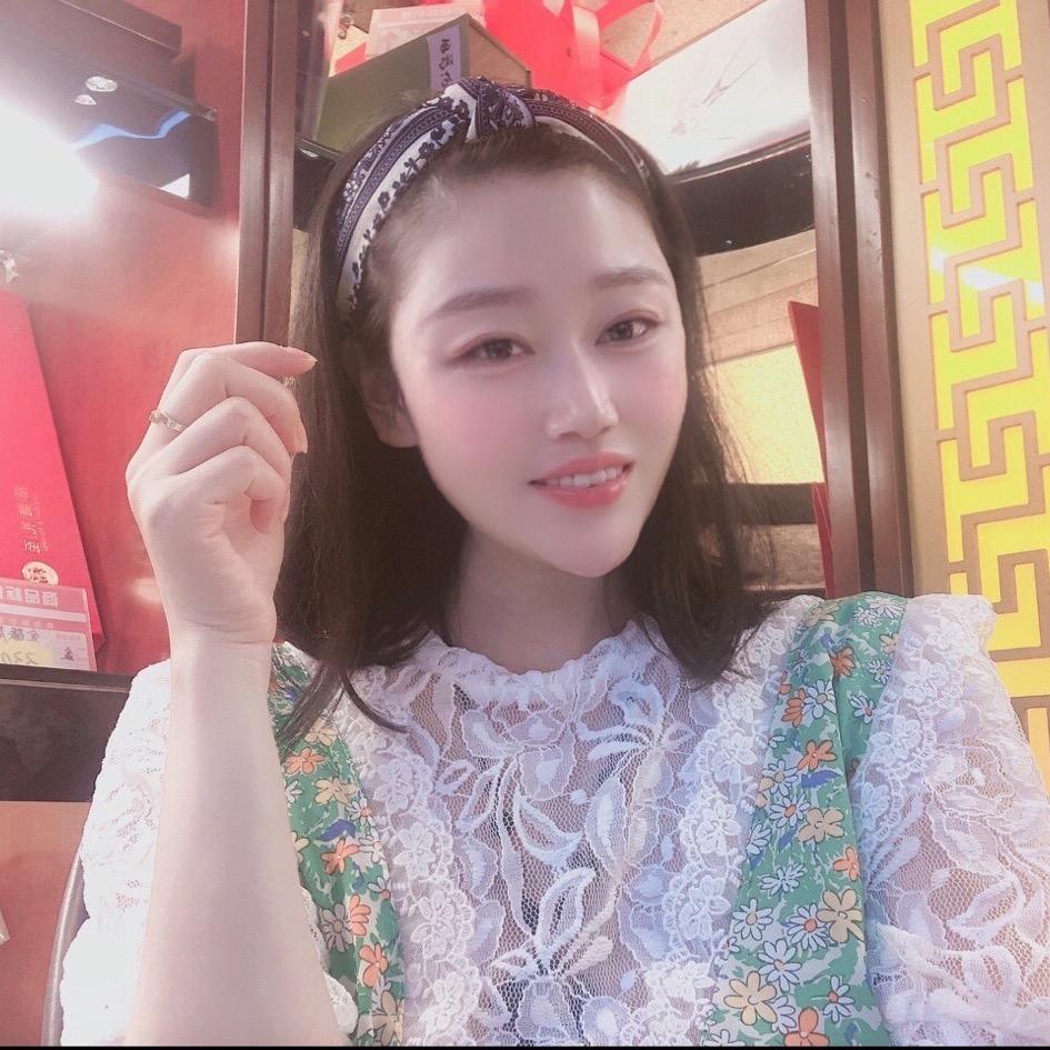 亿小羽
