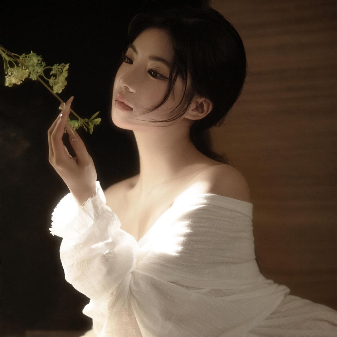 轻奢潮拍摄影