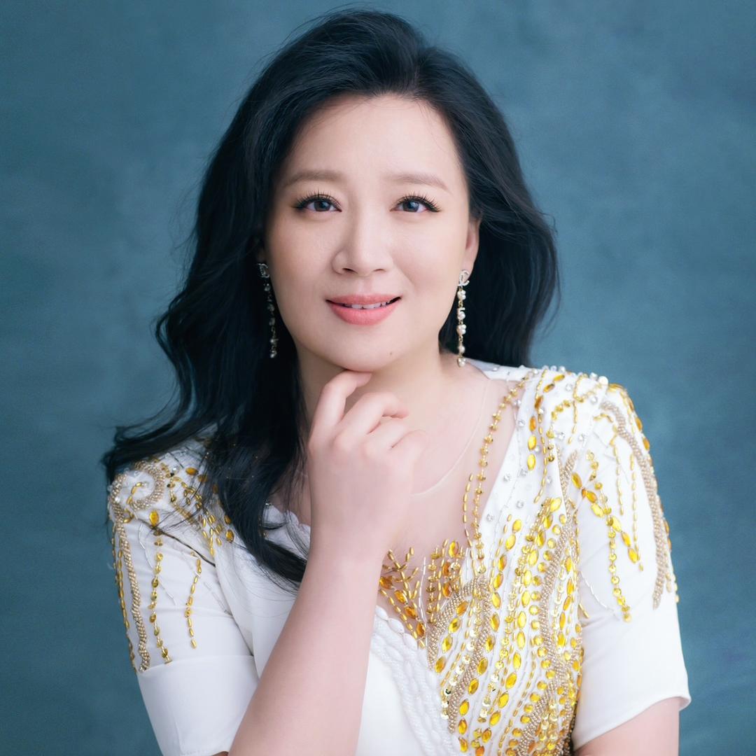 菲儿爱歌唱