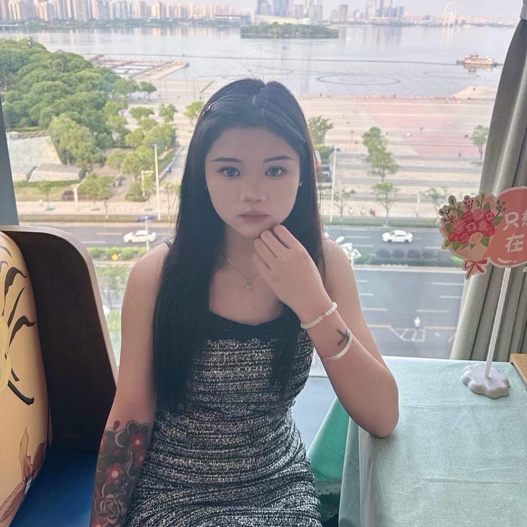 陸躍美.