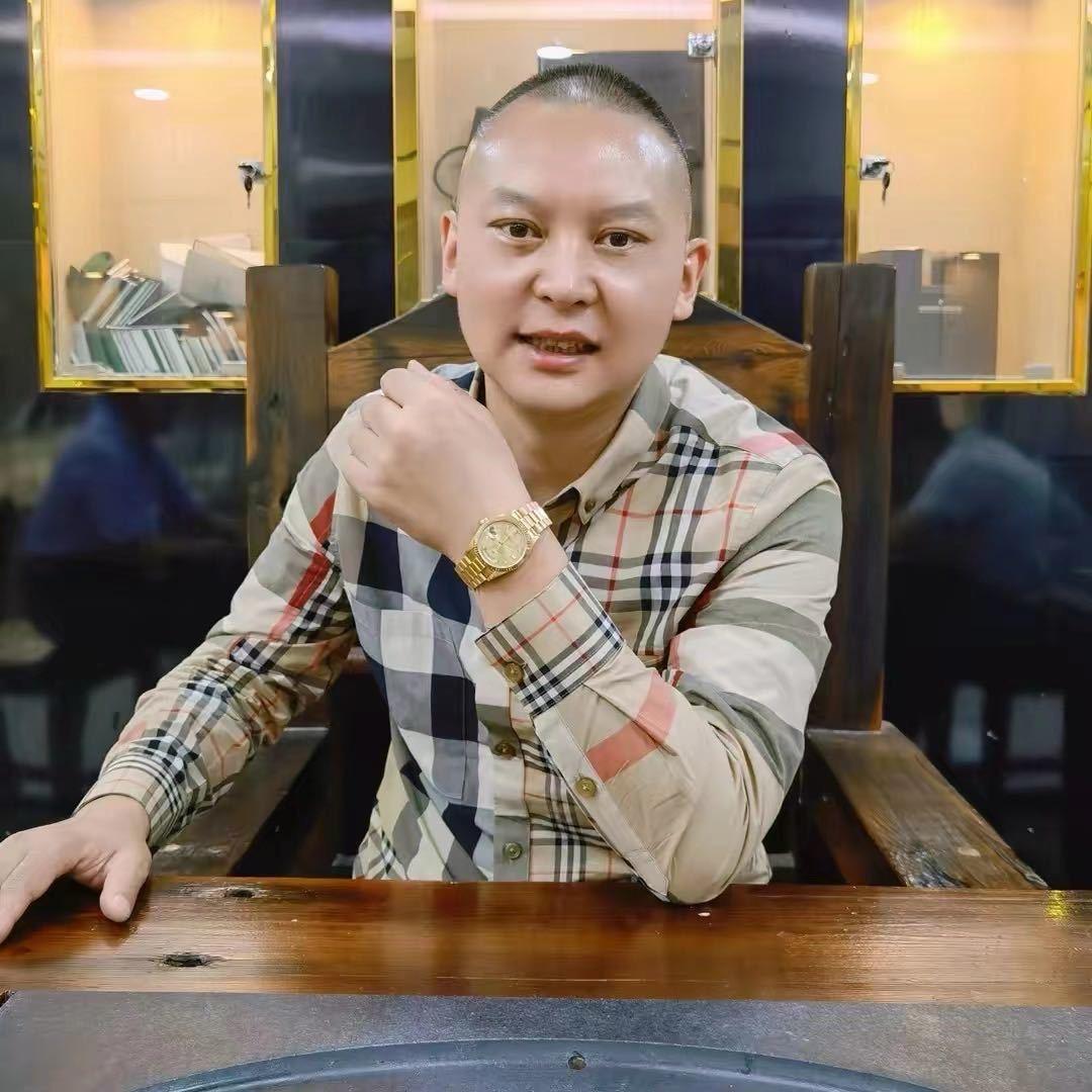 哈尔滨万平名表行