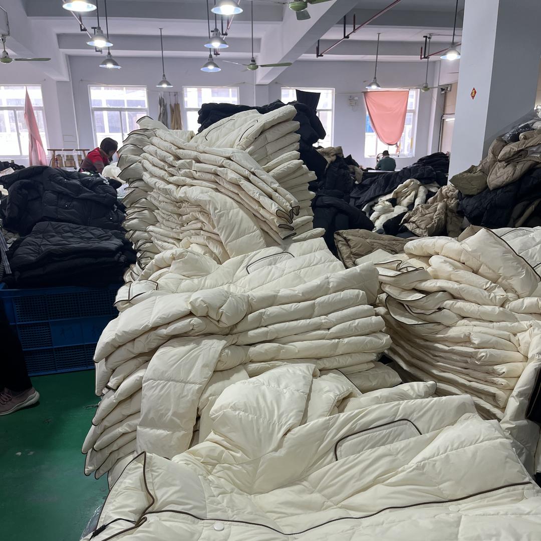 平湖羽绒服欧叶店
