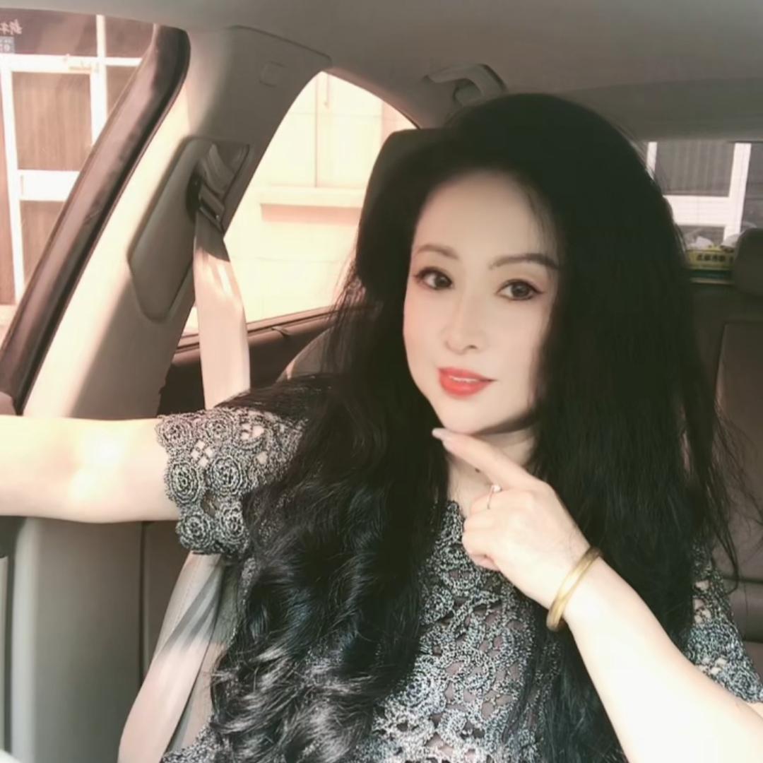 小曼*