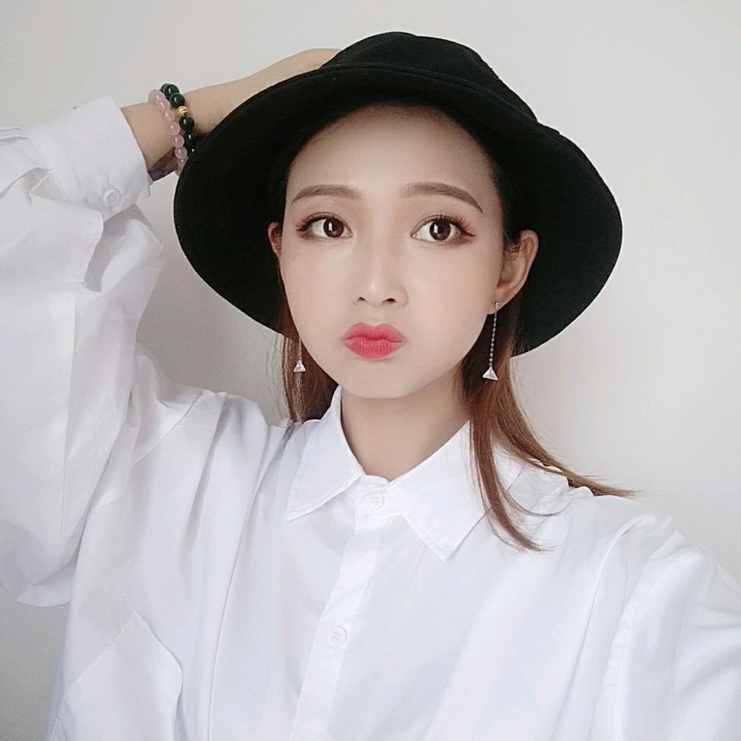 莉莉姓王