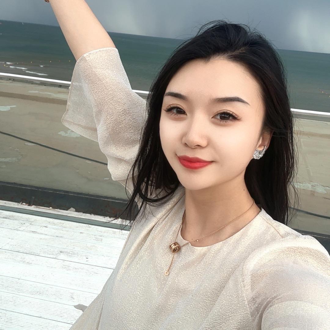 爱笑的艾莉