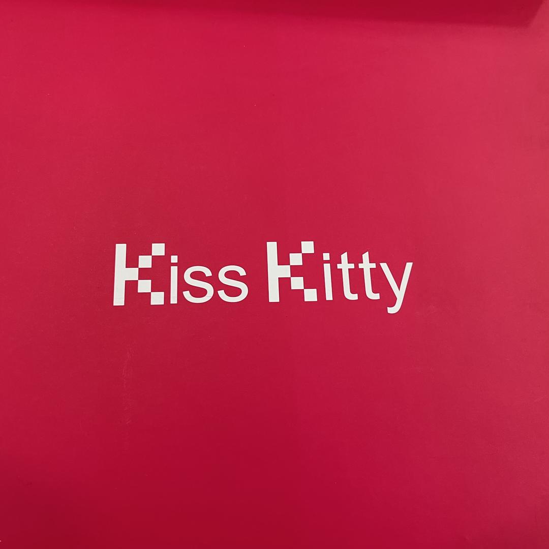 kiss猫轻奢断码总仓