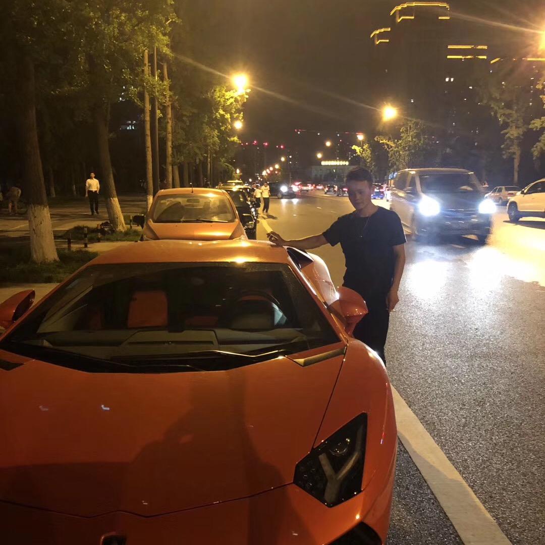 昆明林夕 普拉多 二手车销售行